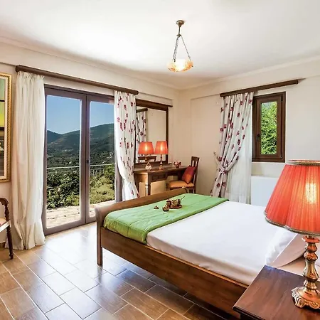 Villa Rachi Sleeps 6 Air Con Wifi